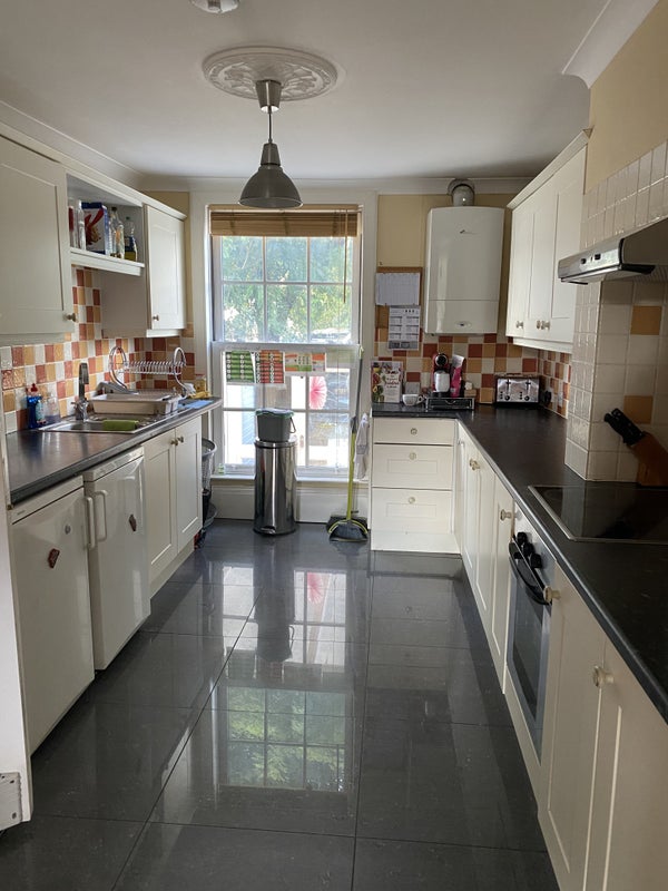 Photo 1: Kitchen