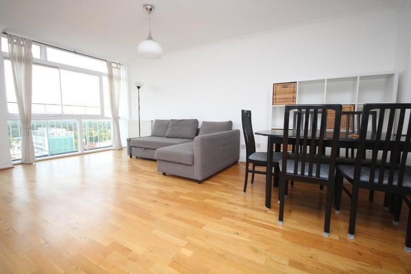 'Duplex Two Bed Flat With Balcony In Notting Hill' Room to Rent from
