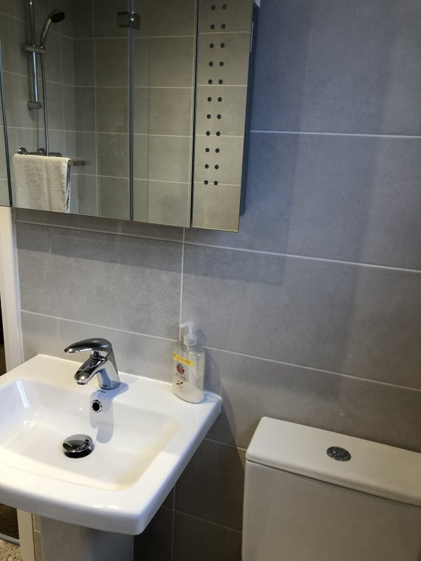 Photo 2: Bathroom