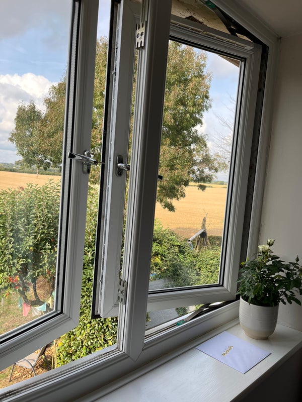 Photo 1: Bedroom view