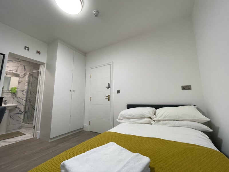 Photo 1: Room 3