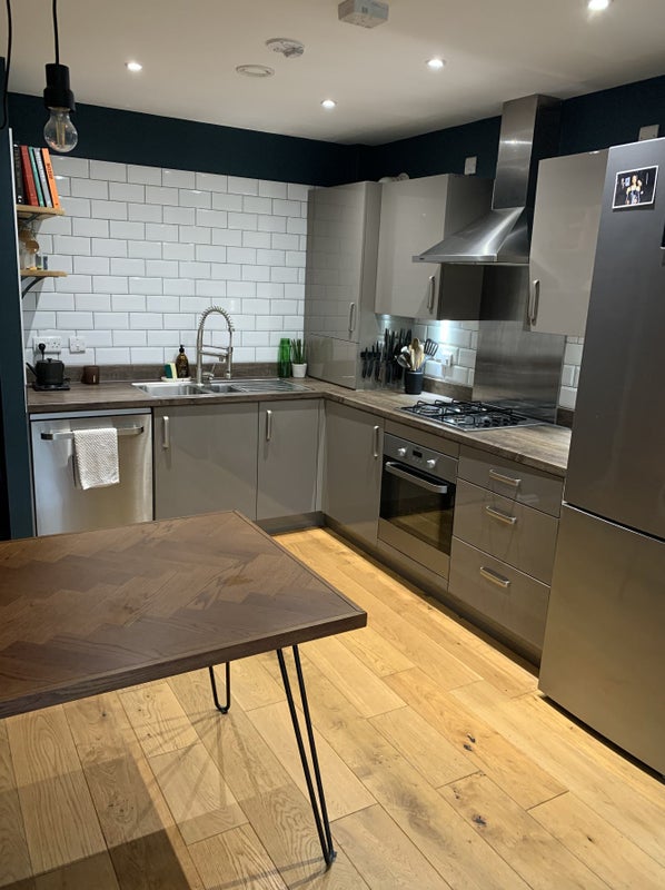 Photo 1: Kitchen