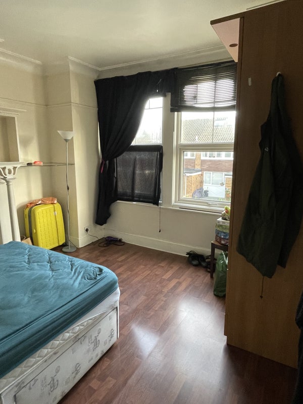 Photo 1: Bedroom (1)