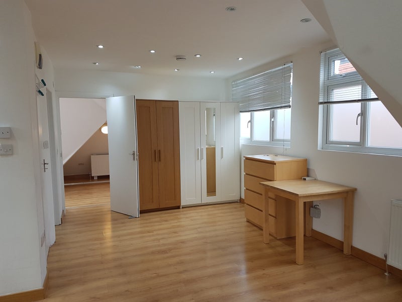 'Luxury one bedroom flat in Hendon ' Room to Rent from SpareRoom
