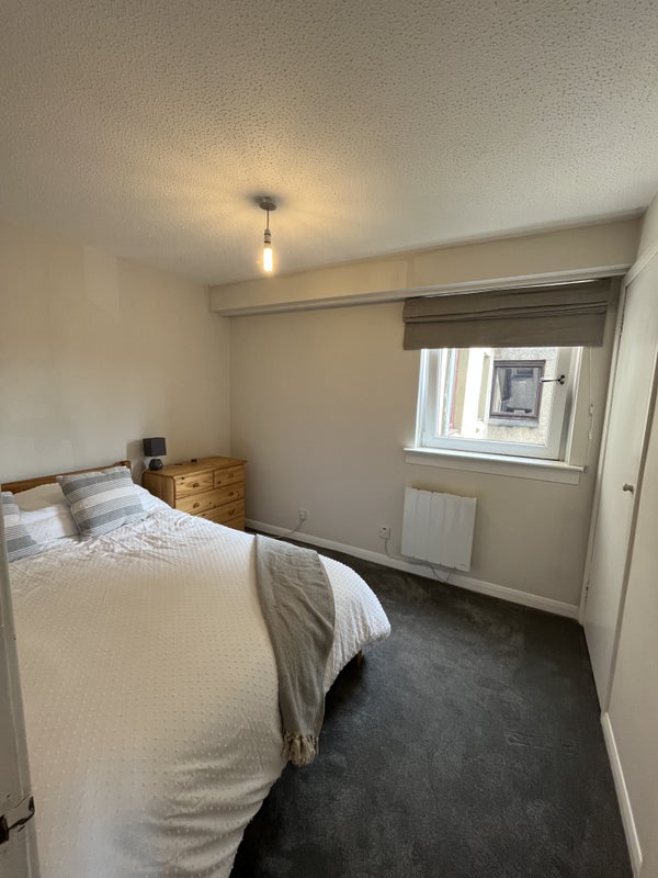 '1 Double room available in lovely west end flat ' Room to Rent from