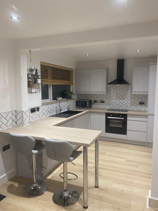 Photo 1: Kitchen