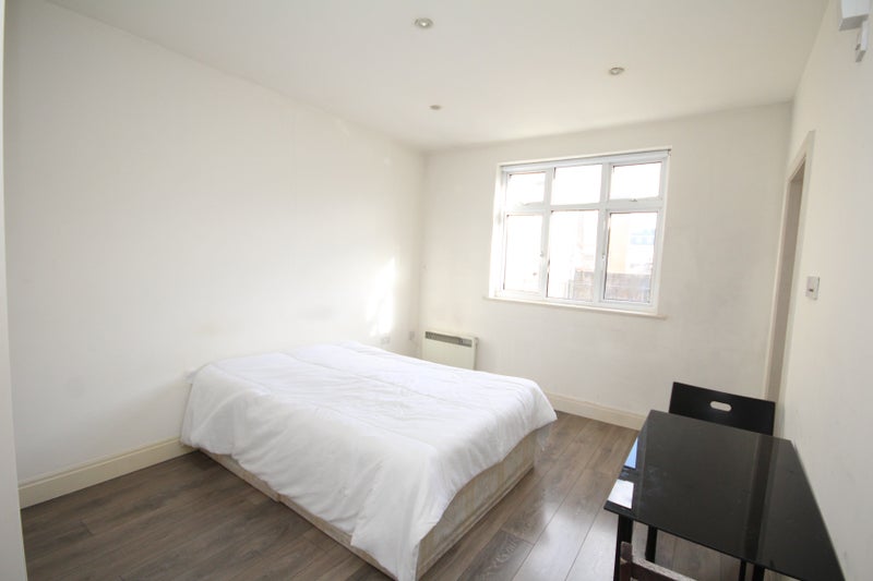 'Large Studio With Private Roof Terrace N4' Room to Rent from SpareRoom