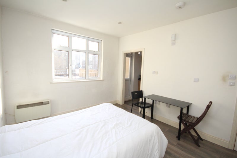 'Large Studio With Private Roof Terrace N4' Room to Rent from SpareRoom