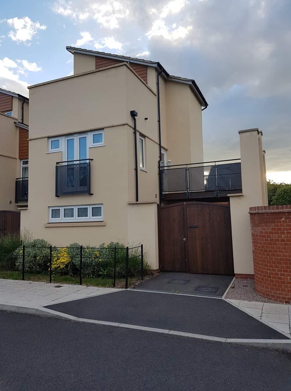 Photo 1: Front of Property