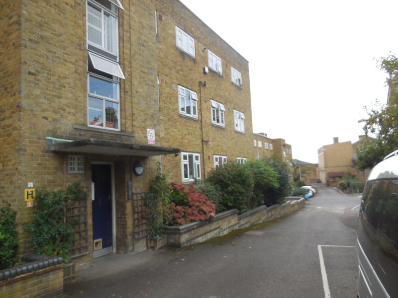 'Bedroom and lounge/diner to rent in Brixton' Room to Rent from SpareRoom