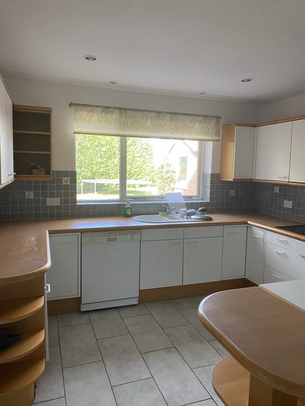 'Great rooms, Detached house, Central Marlow' Room to Rent from SpareRoom