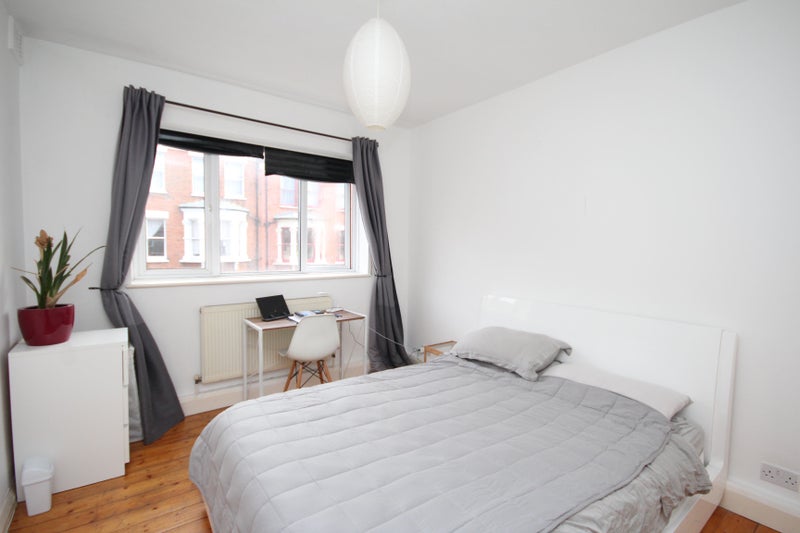 'Large One Bedroom Modern Flat Hampstead Heath' Room to Rent from SpareRoom