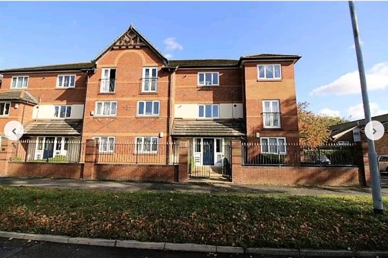 '2 bed flat, near Hospital schools transport ' Room to Rent from SpareRoom