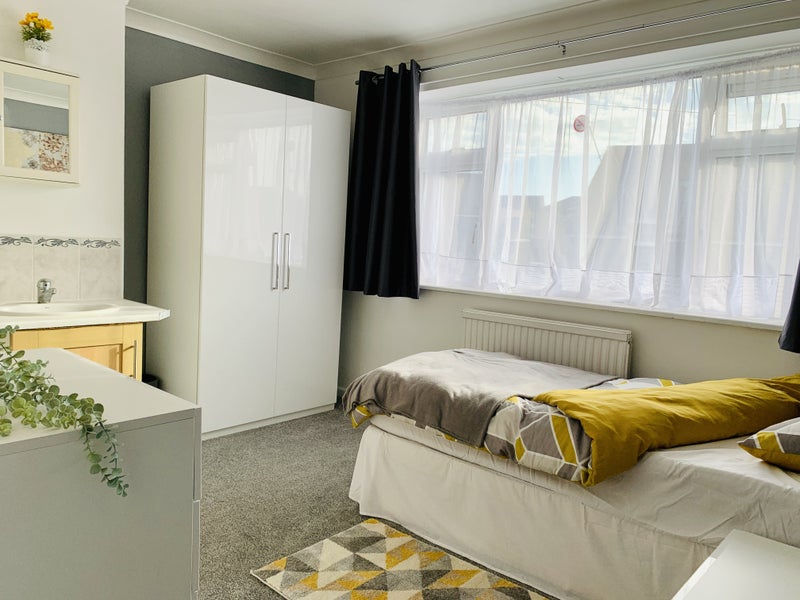 'All Bills Included Close to Stansted Airport' Room to Rent from