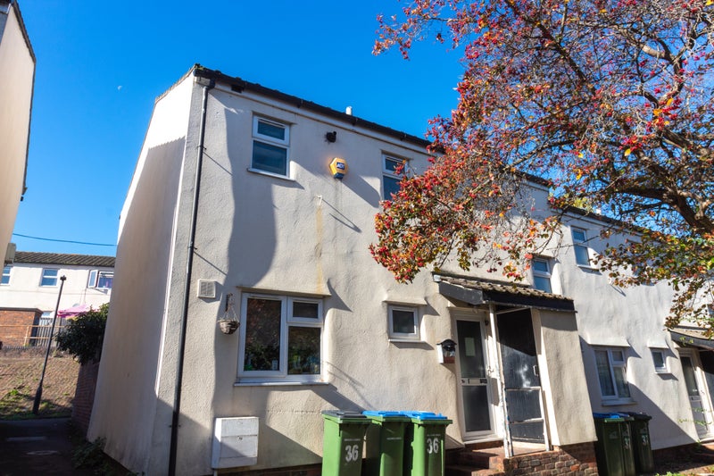 '36 Brookhill Close' Room to Rent from SpareRoom