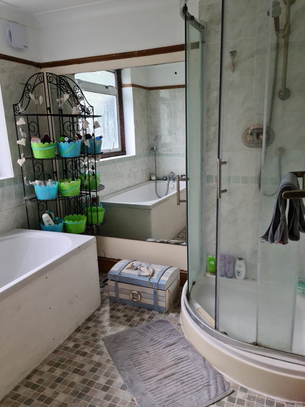 'Wanstead sublet 25th May 15th Sept' Room to Rent from SpareRoom