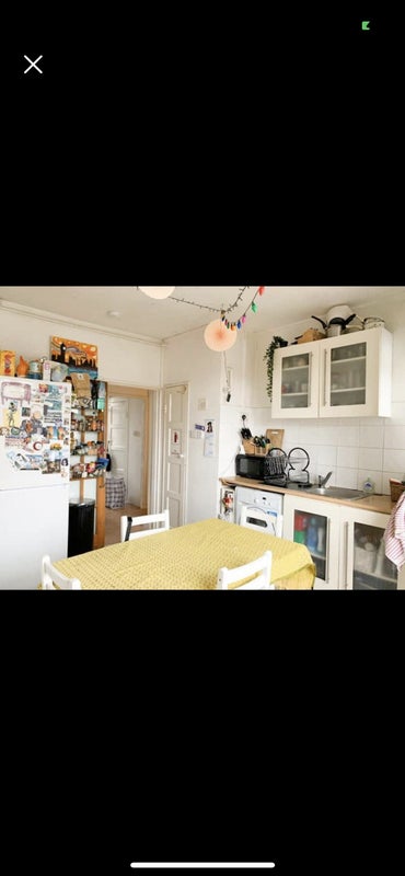 Photo 7: 
