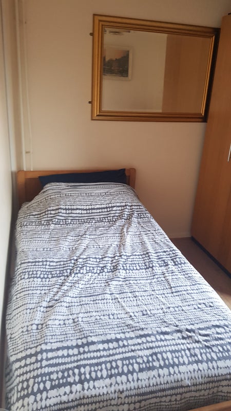 Photo 1: Single Room