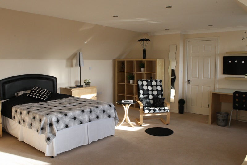 Photo 1: Actual Room