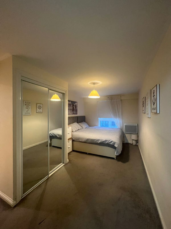 'Double Bedroom Ensuite in G5' Room to Rent from SpareRoom