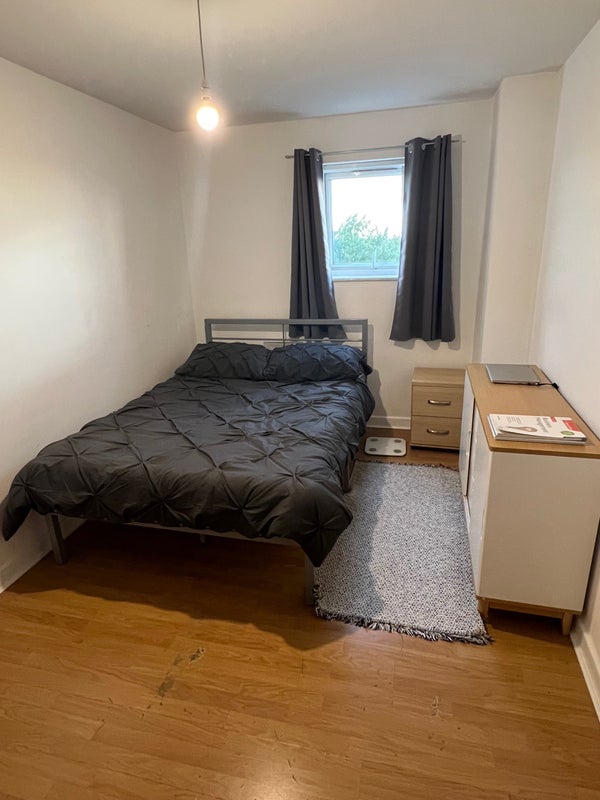 'Big double room in Salford M50' Room to Rent from SpareRoom