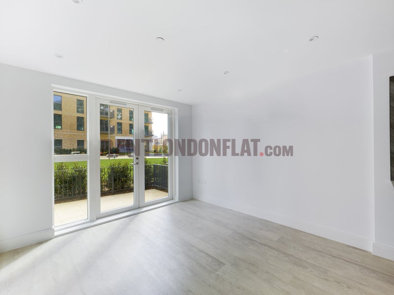 'Fantastic 2 Bed Flat in Slough SL1' Room to Rent from SpareRoom