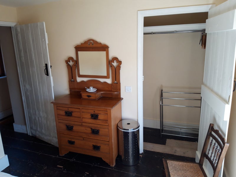 Photo 2: Bedroom