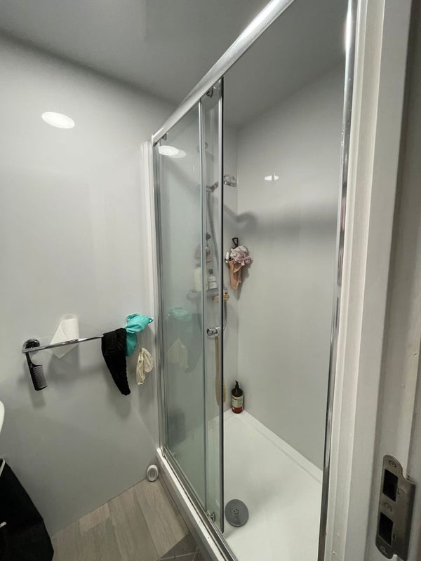 '1 room for tenancy take over in 2 bed flat ' Room to Rent from SpareRoom