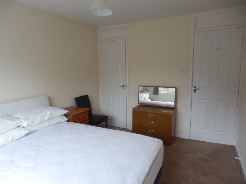 'Double Room to Rent in Brighton Hill, Basingstoke' Room to Rent from