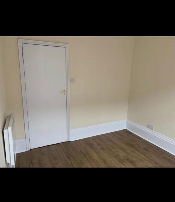 'Double room for single Professional ' Room to Rent from SpareRoom