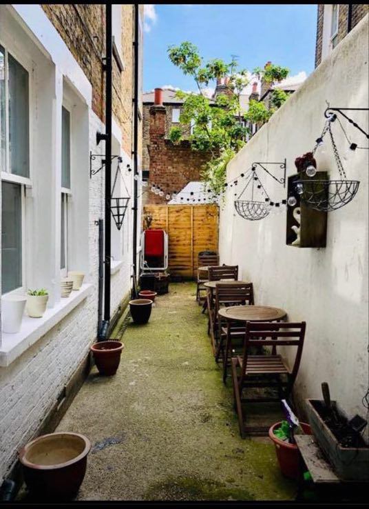 'Cosy double room in Clapham Junction ' Room to Rent from SpareRoom