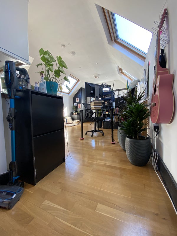 'Immaculate Studio In Streatham SW16' Room to Rent from SpareRoom