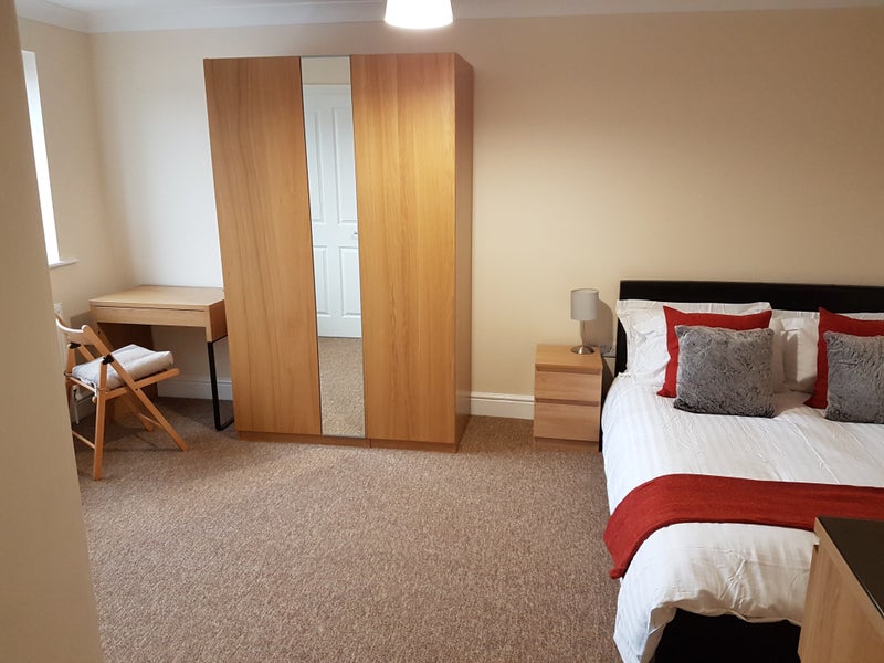 Photo 1: Larger Than Average Double Room