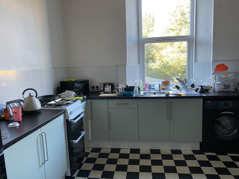 'Quiet Double Room in Merchant's Quarter, Kirkcaldy' Room to Rent from