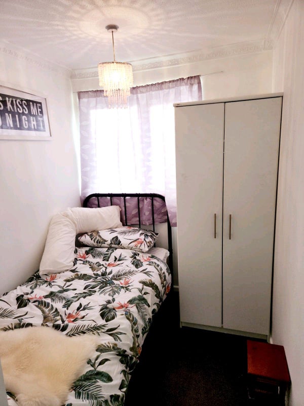 'Beautiful Newly Refurbished Single Room in Strood' Room to Rent from