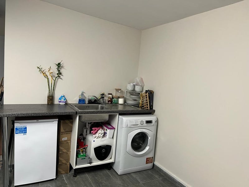 'Modern Detached Studio Annex in Catford' Room to Rent from SpareRoom