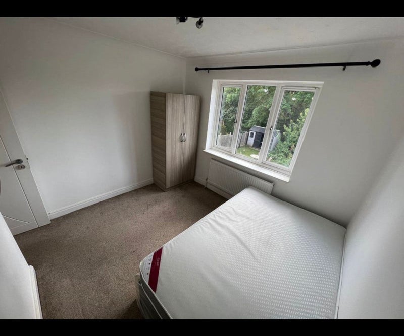 'Spacious Room in Latimer Close' Room to Rent from SpareRoom