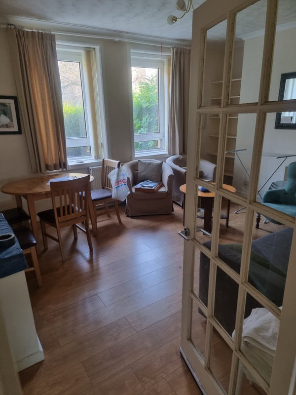 'Bedroom avaliable immediately in Leith' Room to Rent from SpareRoom