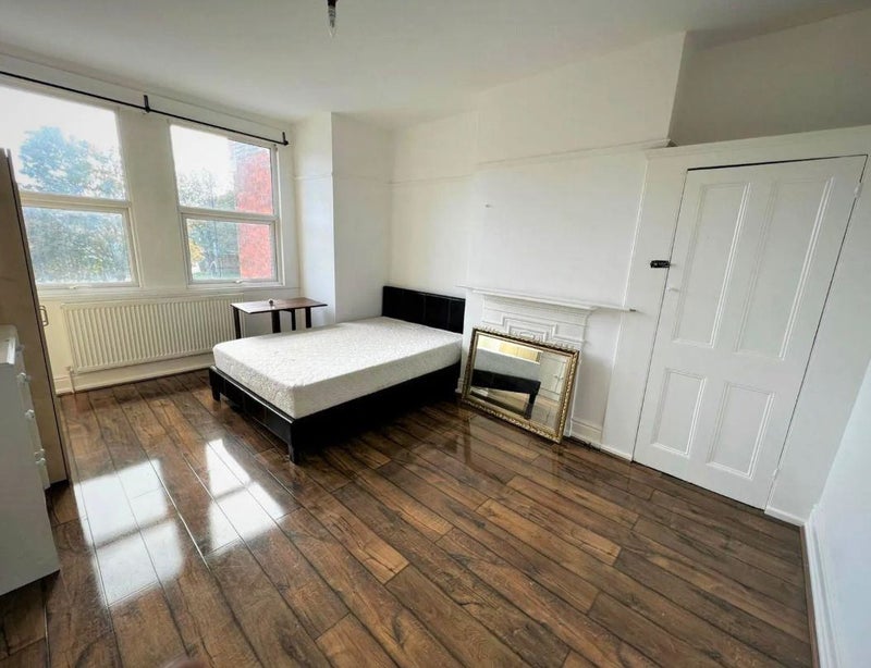 '5 Double Rooms Available in Tottenham N17 *.* ' Room to Rent from