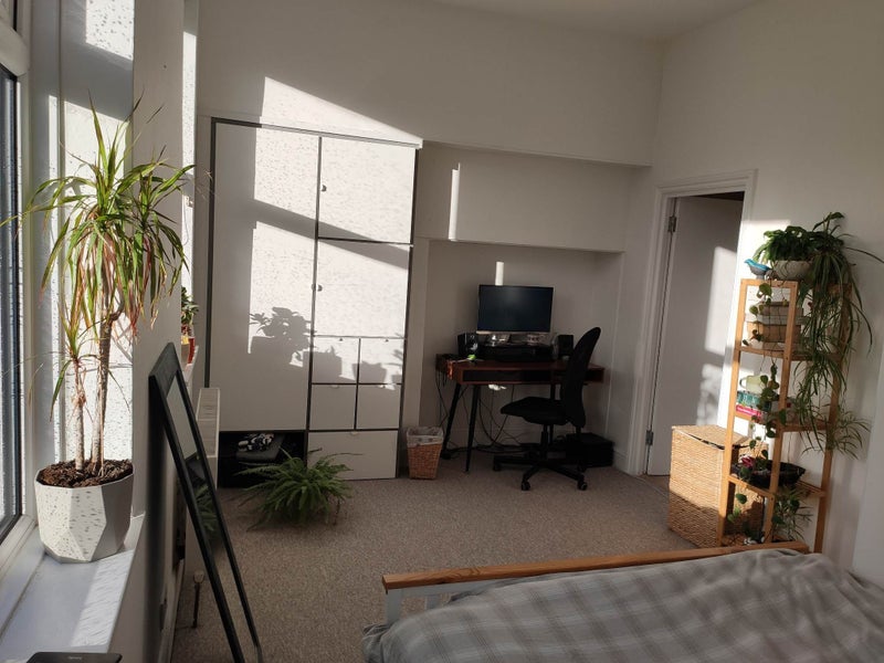 'Friendly house of five in Kilburn' Room to Rent from SpareRoom