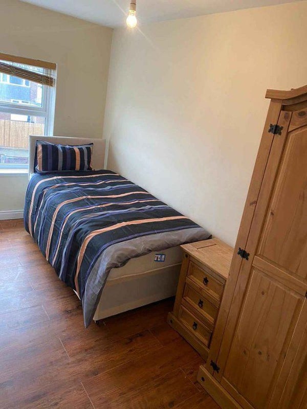 'HMO rooms available for free DSS' Room to Rent from SpareRoom