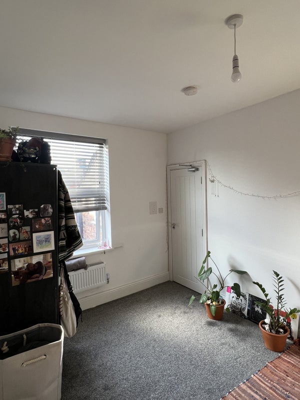 'Cosy Double Room Close To Salford Uni ' Room to Rent from SpareRoom