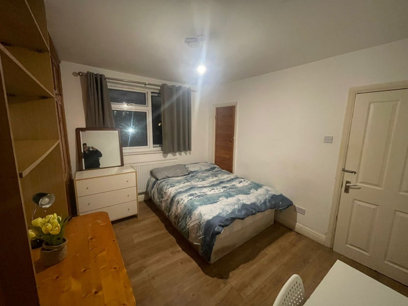 'Lovely Single Room In Wembley Central (Short Let)' Room to Rent from