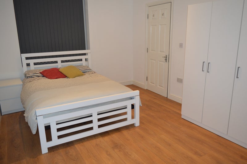 'Charming Ensuite Room for Single in Rainham' Room to Rent from SpareRoom