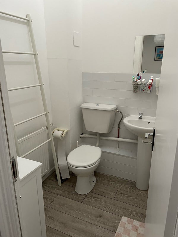 'Double Room in Honor Oak Park ' Room to Rent from SpareRoom