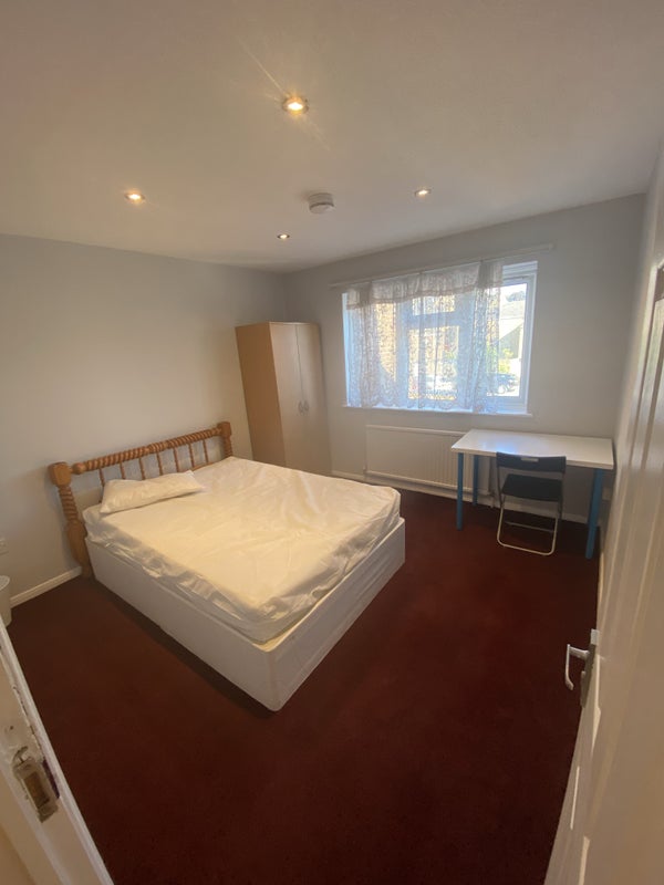 'Double Room in Woolwich, London' Room to Rent from SpareRoom