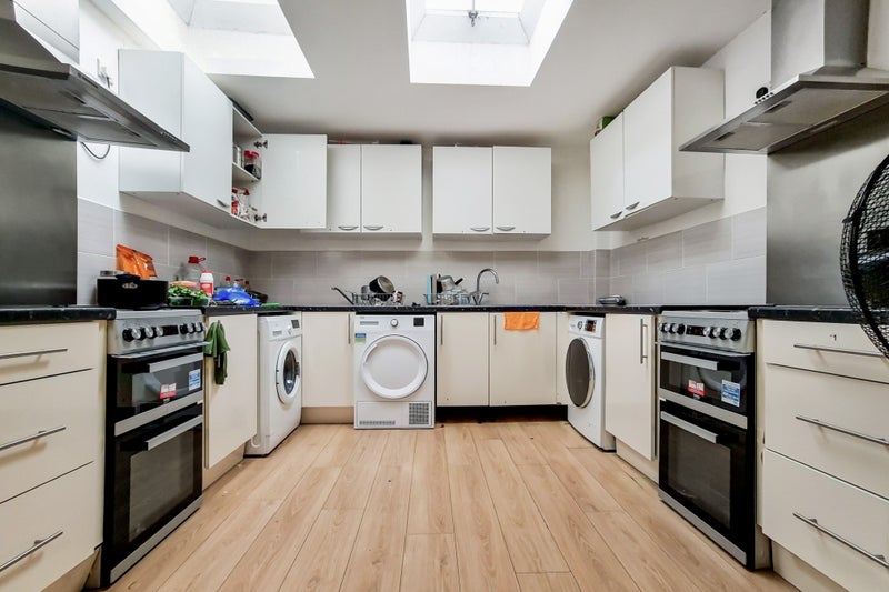 'Lovely Studio Flat. Bills Included. Hounslow' Room to Rent from SpareRoom