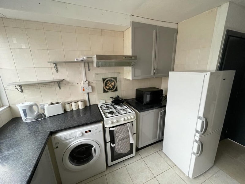 Supported Rooms***Druids Heath ' Room to Rent from SpareRoom