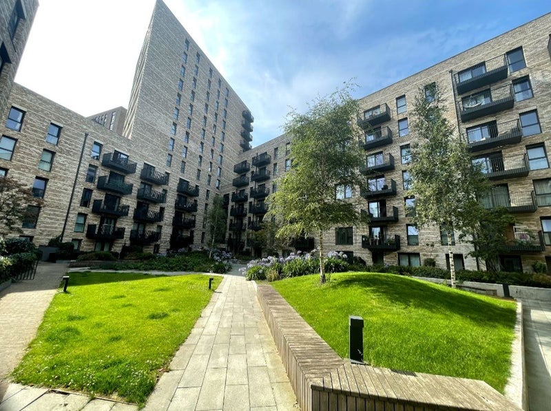 'Brand New Flat E16 Docks. Double+gym' Room to Rent from SpareRoom