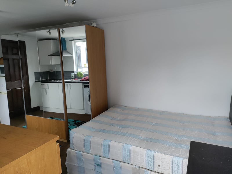 'Studio for rent in Hounslow West' Room to Rent from SpareRoom